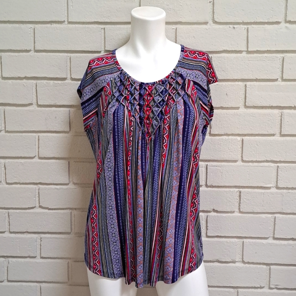 Beautiful Viibrant Multicolor Short Sleeve Top. Size See Measurements